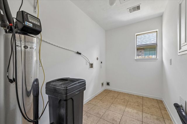 2410 Arabian Trail, Manvel, TX 77578