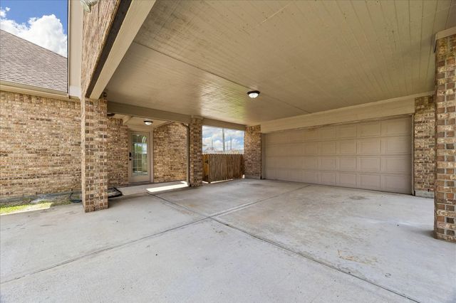 2410 Arabian Trail, Manvel, TX 77578