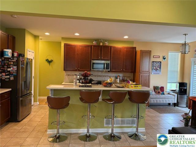 835 Holly Blue Way, Upper Macungie Twp, PA 18031