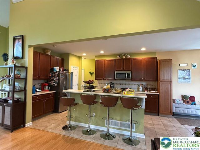 835 Holly Blue Way, Upper Macungie Twp, PA 18031