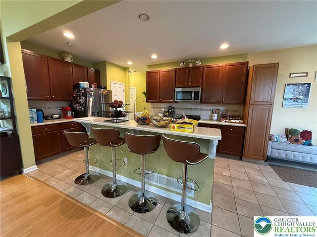 835 Holly Blue Way, Upper Macungie Twp, PA 18031