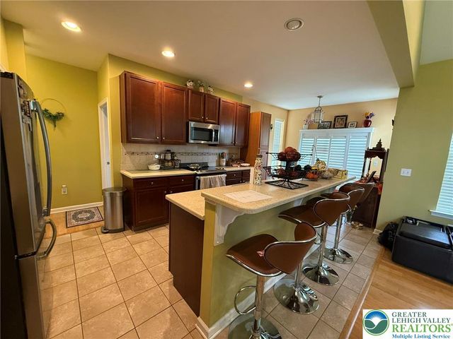 835 Holly Blue Way, Upper Macungie Twp, PA 18031