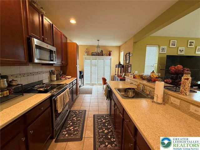 835 Holly Blue Way, Upper Macungie Twp, PA 18031