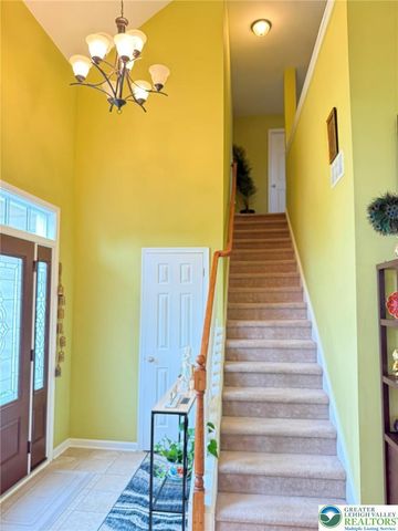835 Holly Blue Way, Upper Macungie Twp, PA 18031