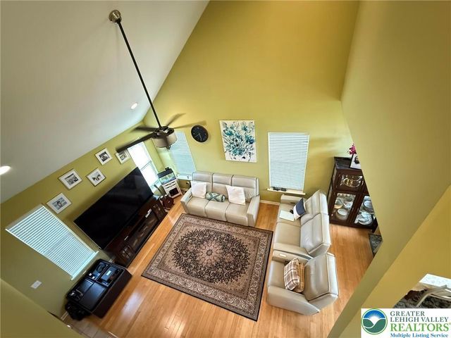 835 Holly Blue Way, Upper Macungie Twp, PA 18031
