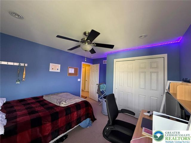 835 Holly Blue Way, Upper Macungie Twp, PA 18031