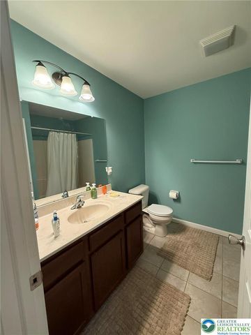 835 Holly Blue Way, Upper Macungie Twp, PA 18031