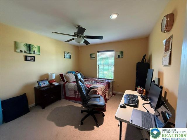 835 Holly Blue Way, Upper Macungie Twp, PA 18031