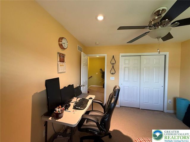 835 Holly Blue Way, Upper Macungie Twp, PA 18031