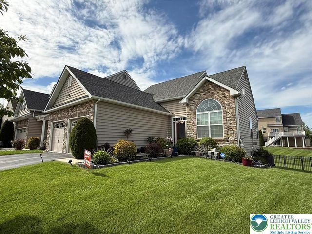 835 Holly Blue Way, Upper Macungie Twp, PA 18031