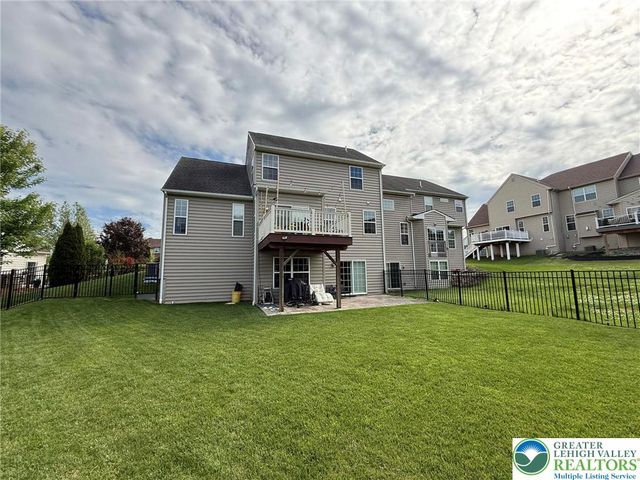835 Holly Blue Way, Upper Macungie Twp, PA 18031
