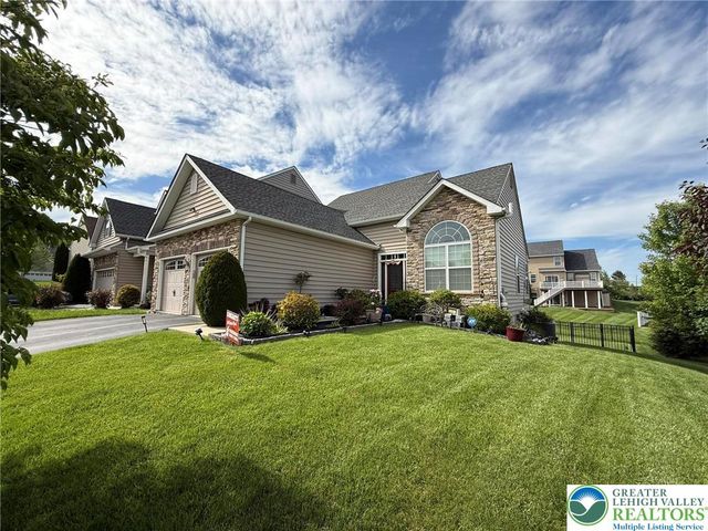 835 Holly Blue Way, Upper Macungie Twp, PA 18031