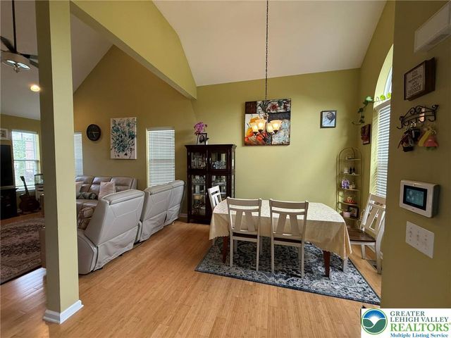 835 Holly Blue Way, Upper Macungie Twp, PA 18031