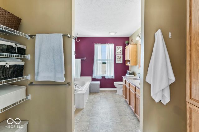 19226 Pacifica Place, Noblesville, IN 46060