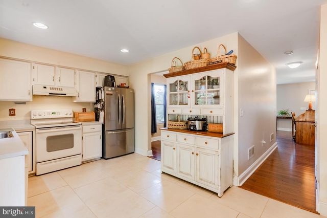 1037 DEERFIELD CIR, Perkasie, PA 18944
