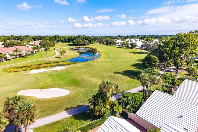 8 Windsor Lane, Palm Beach Gardens, FL 33418