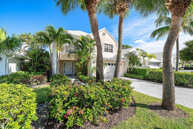 8 Windsor Lane, Palm Beach Gardens, FL 33418