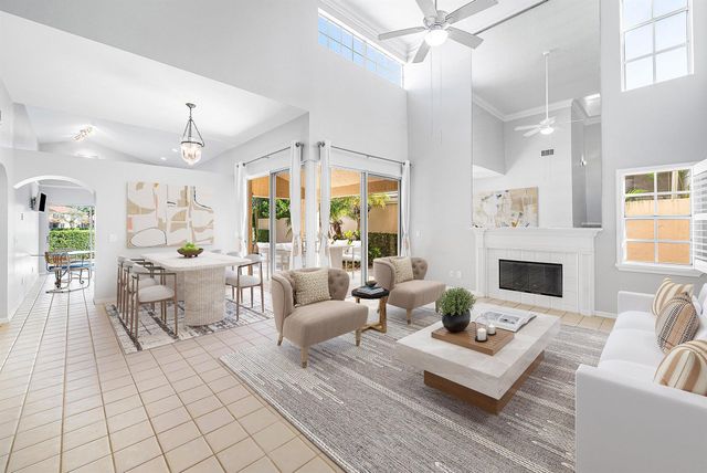 8 Windsor Lane, Palm Beach Gardens, FL 33418