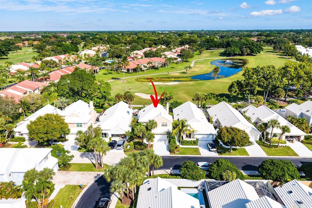 8 Windsor Lane, Palm Beach Gardens, FL 33418