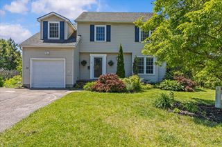 11 Dover Street, South Burlington, VT 05403