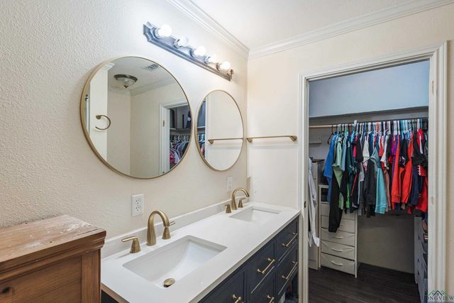 500 Jasper Dr., Marshall, TX 75672