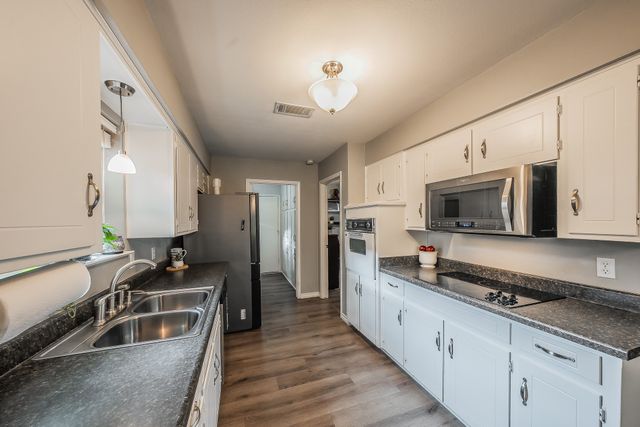 5810 Ridge Drive, Arlington, TX 76016