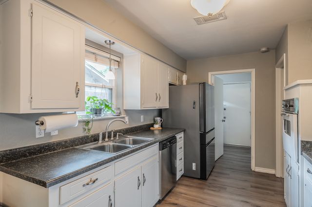 5810 Ridge Drive, Arlington, TX 76016