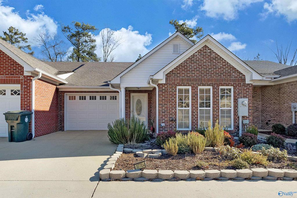 17704 Antlers Pass, Athens, AL 35611