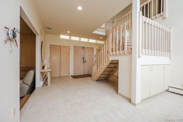 40 Cayuga Avenue, Atlantic Beach, NY 11509
