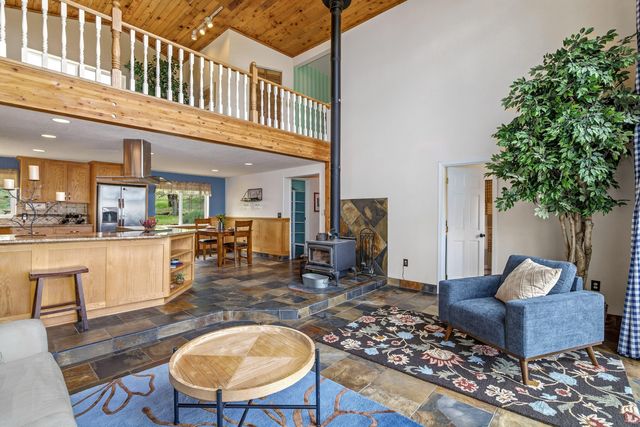 3850 E Antelope Road, Eagle Point, OR 97524