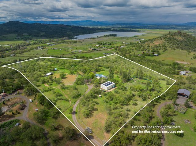 3850 E Antelope Road, Eagle Point, OR 97524