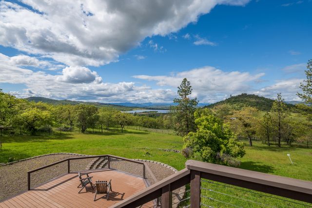 3850 E Antelope Road, Eagle Point, OR 97524