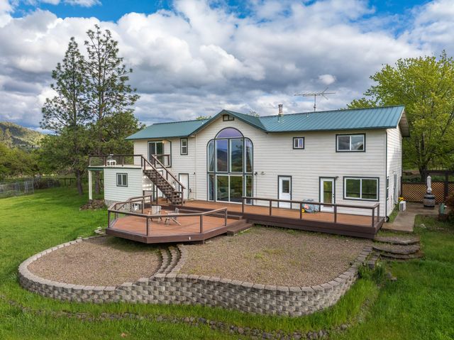 3850 E Antelope Road, Eagle Point, OR 97524