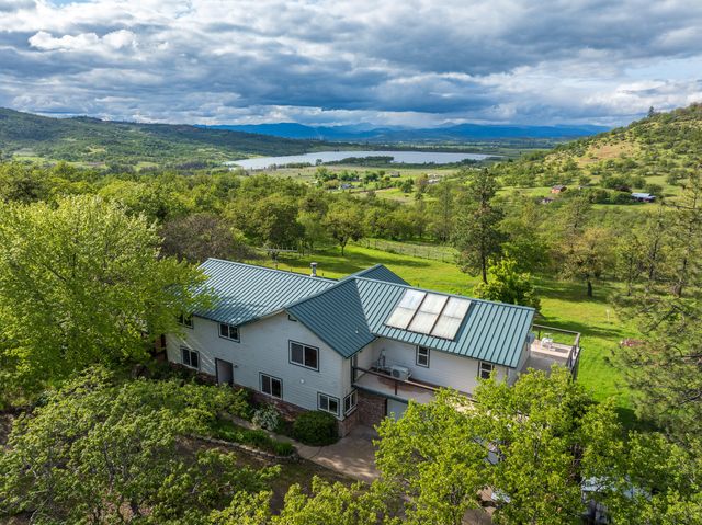 3850 E Antelope Road, Eagle Point, OR 97524