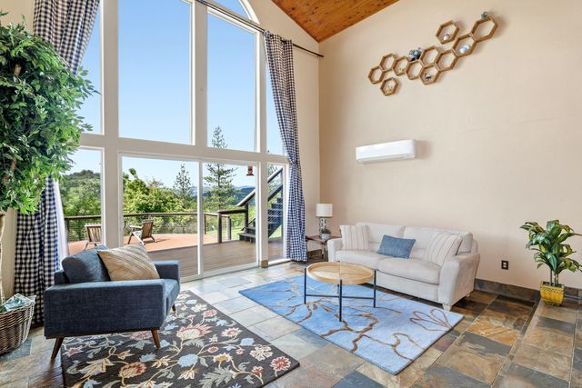 3850 E Antelope Road, Eagle Point, OR 97524