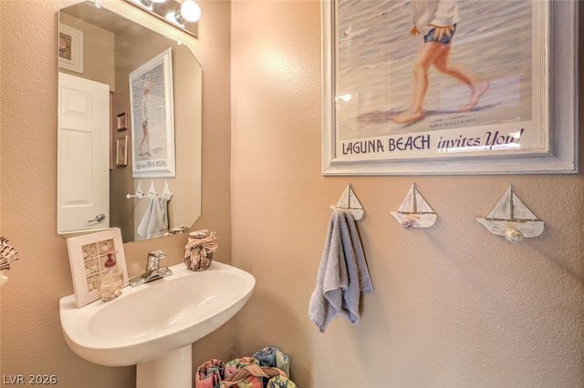6437 Sundown Heights Avenue, Las Vegas, NV 89130