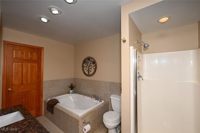 1720 Hinckley Hills Road, Hinckley, OH 44233