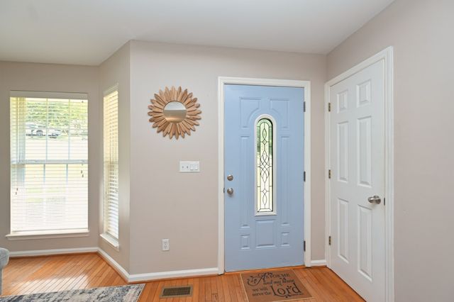 936 Jordan Cir, White Bluff, TN 37187