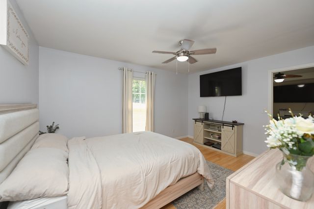 936 Jordan Cir, White Bluff, TN 37187