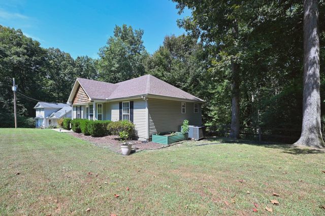 936 Jordan Cir, White Bluff, TN 37187