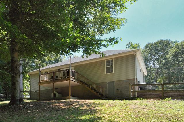 936 Jordan Cir, White Bluff, TN 37187
