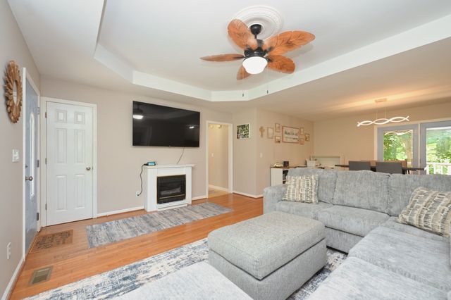 936 Jordan Cir, White Bluff, TN 37187