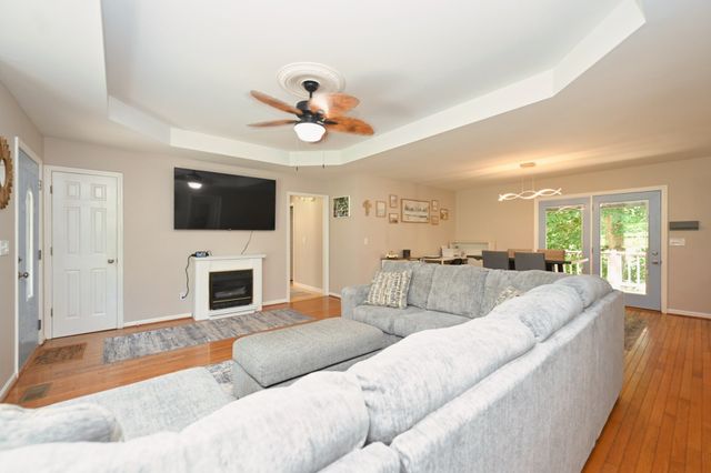 936 Jordan Cir, White Bluff, TN 37187