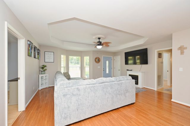 936 Jordan Cir, White Bluff, TN 37187