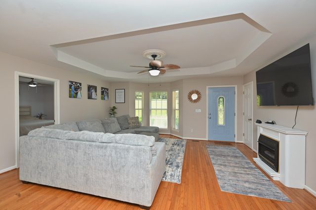 936 Jordan Cir, White Bluff, TN 37187