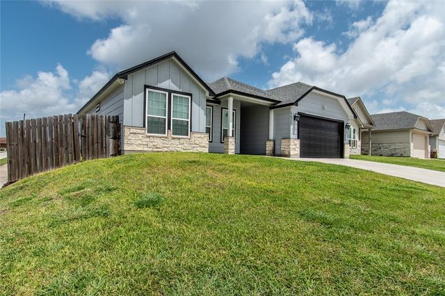 3425 Pineda St, Corpus Christi, TX 78414