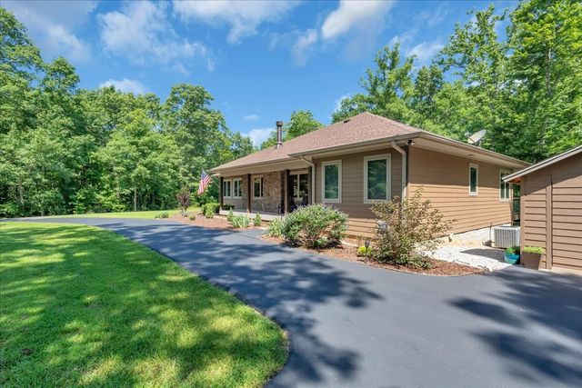 414 Watercolor Dr, Sparta, TN 38583