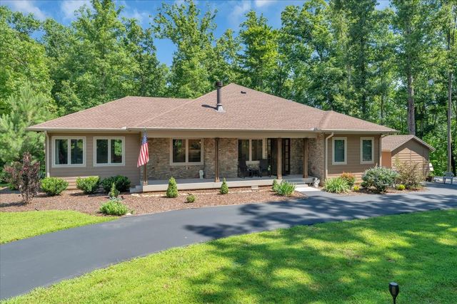 414 Watercolor Dr, Sparta, TN 38583