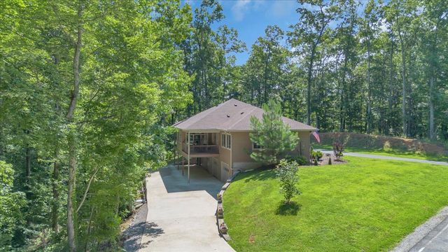 414 Watercolor Dr, Sparta, TN 38583