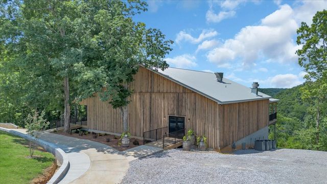 414 Watercolor Dr, Sparta, TN 38583